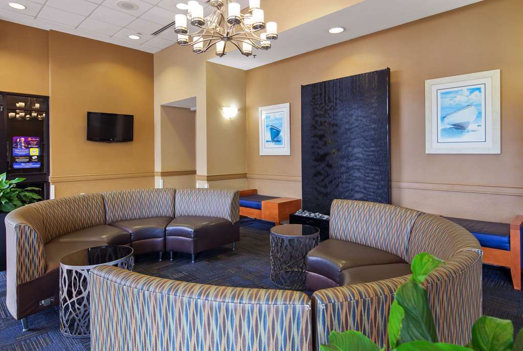 Ramada Plaza By Wyndham Virginia Beach Oceanfront Beltér fotó